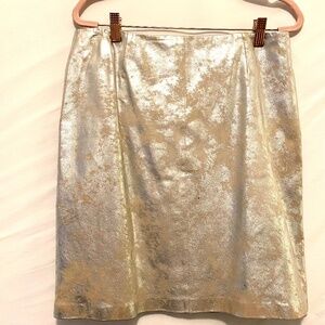SIlver shiny patterned mini or knee length skirt w back zipper size l0